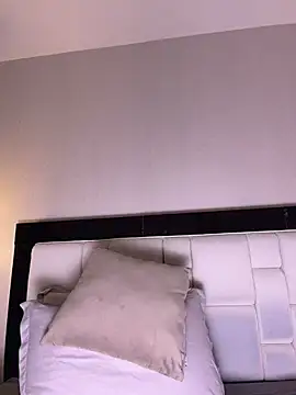 Snapshot of Sophie-velvet chatting on August 2, 2026, 7:45 pm Sophie-velvet online show from August 2, 2026, 7:45 pm