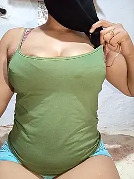 Snapshot of -Batta- chatting on July 20, 2026, 5:59 pm -Batta- online show from July 20, 2026, 5:59 pm