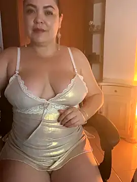 EmiHarrys online show from December 16, 2025, 9:53 pm