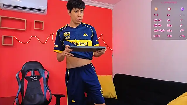 Neo Twink online show from April 28, 2026, 7:19 pm