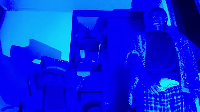 Snapshot of NoahGun_ chatting on December 15, 2025, 6:39 am NoahGun online show from December 15, 2025, 6:39 am