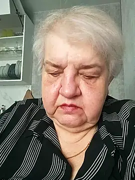 HapinessLovee online show from April 26, 2026, 7:50 am