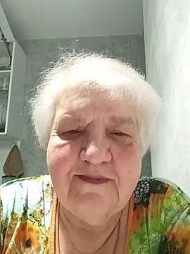 Snapshot of HapinessLovee chatting on June 3, 2026, 4:15 am HapinessLovee online show from June 3, 2026, 4:15 am