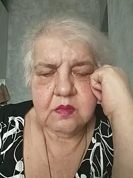 Snapshot of HapinessLovee chatting on June 12, 2026, 4:17 pm HapinessLovee online show from June 12, 2026, 4:17 pm