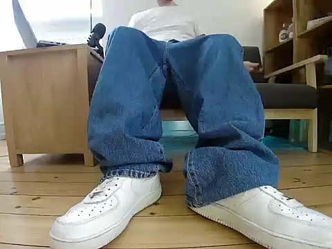 Snapshot of jonas_camboy chatting on April 6, 2026, 12:17 pm jonas camboy online show from April 6, 2026, 12:17 pm
