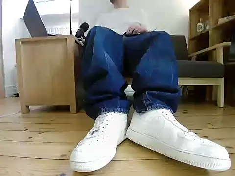 Snapshot of jonas_camboy chatting on April 10, 2026, 4:01 pm jonas camboy online show from April 10, 2026, 4:01 pm