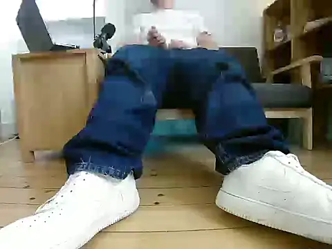 Snapshot of jonas_camboy chatting on April 11, 2026, 2:54 pm jonas camboy online show from April 11, 2026, 2:54 pm