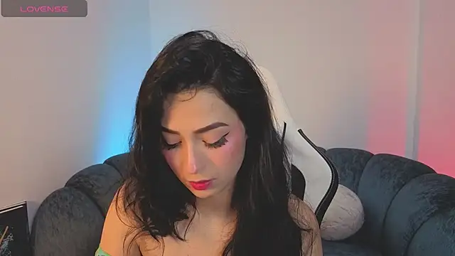 Snapshot of Madison_Cortes chatting on December 4, 2025, 11:13 pm Madison Cortes online show from December 4, 2025, 11:13 pm