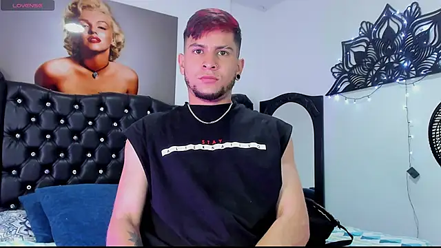 vaalentiino online show from December 19, 2025, 5:42 pm