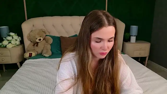 Lina Sinerz online show from April 22, 2026, 8:43 pm