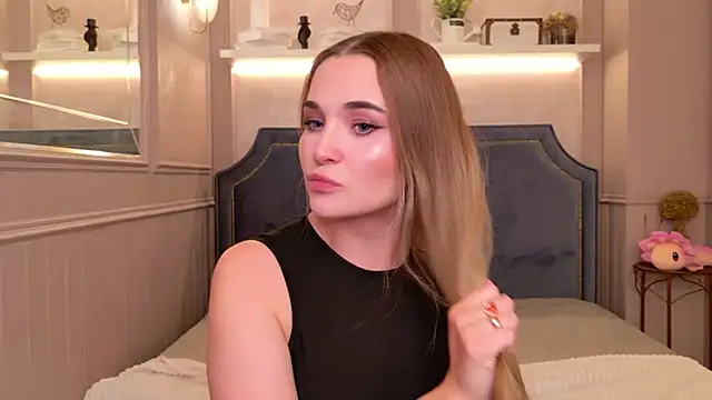 Lina Sinerz online show from June 25, 2026, 4:12 am