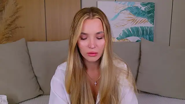 Lina Sinerz online show from July 7, 2026, 8:46 pm