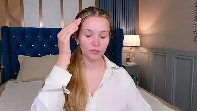 Lina Sinerz online show from August 1, 2026, 3:44 pm