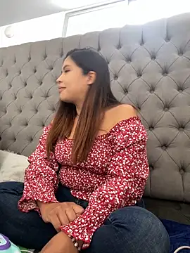 Snapshot of Alana-fox chatting on December 15, 2025, 4:11 pm Alana-fox online show from December 15, 2025, 4:11 pm