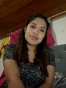 Snapshot of Alana-fox chatting on December 17, 2025, 4:51 am Alana-fox online show from December 17, 2025, 4:51 am