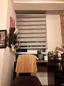 Magenta Moon online show from February 9, 2026, 11:53 pm