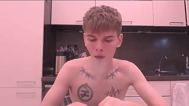 Snapshot of Fredd_Xanders chatting on March 27, 2026, 8:19 pm Fredd Xanders online show from March 27, 2026, 8:19 pm
