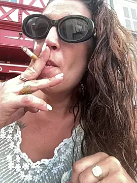 Deborahoff online show from June 17, 2026, 6:31 pm