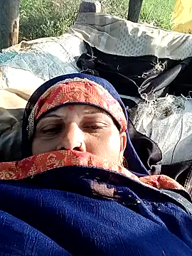 Snapshot of Miss_Varma chatting on December 19, 2025, 9:49 am Miss Varma online show from December 19, 2025, 9:49 am