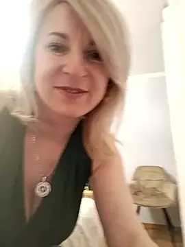 AhlyssaLove1155 online show from April 22, 2026, 3:20 am