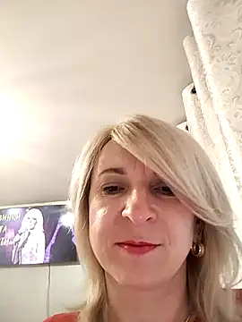 AhlyssaLove1155 online show from April 22, 2026, 4:52 pm