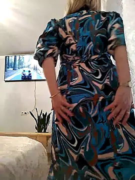 AhlyssaLove1155 online show from May 1, 2026, 4:44 pm
