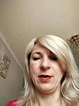 Snapshot of AhlyssaLove1155 chatting on June 20, 2026, 3:59 pm AhlyssaLove1155 online show from June 20, 2026, 3:59 pm