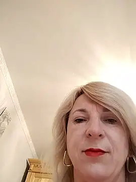 Snapshot of AhlyssaLove1155 chatting on June 29, 2026, 2:40 am AhlyssaLove1155 online show from June 29, 2026, 2:40 am