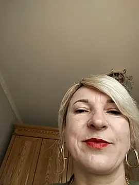 Snapshot of AhlyssaLove1155 chatting on July 26, 2026, 6:43 am AhlyssaLove1155 online show from July 26, 2026, 6:43 am