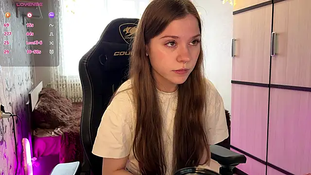 Snapshot of GayleLuu chatting on December 16, 2025, 10:42 am GayleLuu online show from December 16, 2025, 10:42 am