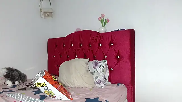 Snapshot of Alisson_Very_Dirty chatting on January 9, 2026, 1:36 pm Alisson Very Dirty online show from January 9, 2026, 1:36 pm