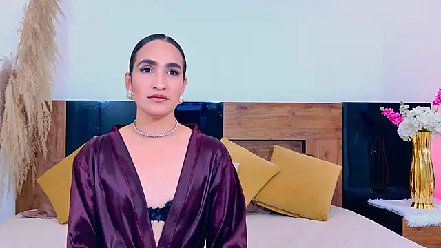 LucyHanks online show from May 2, 2026, 1:38 pm