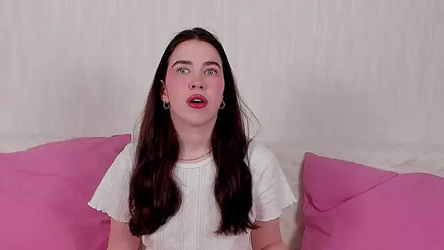 Snapshot of Kimberlybondd chatting on December 15, 2025, 8:35 pm Kimberlybondd online show from December 15, 2025, 8:35 pm