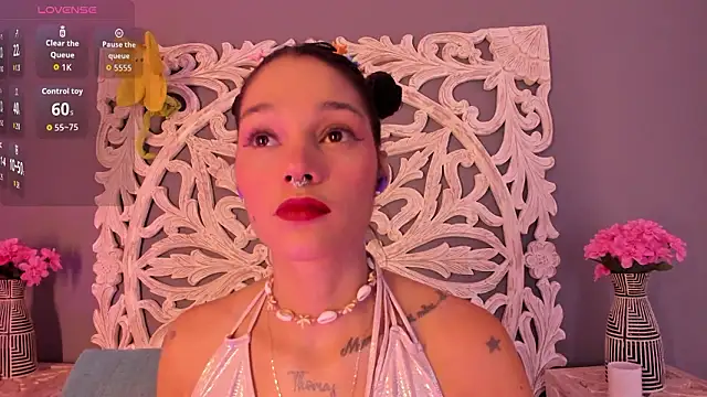 loraineblake online show from February 1, 2026, 3:43 pm