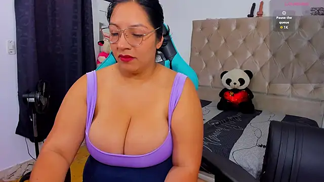 lulu parker online show from December 17, 2025, 2:23 pm