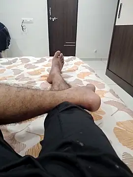 Snapshot of johny044 chatting on March 5, 2026, 9:22 pm johny044 online show from March 5, 2026, 9:22 pm