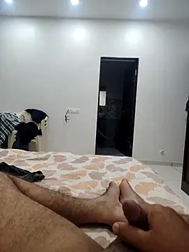 Snapshot of johny044 chatting on March 8, 2026, 10:24 pm johny044 online show from March 8, 2026, 10:24 pm