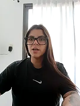 Snapshot of lililovexx chatting on February 3, 2026, 11:59 am lililovexx online show from February 3, 2026, 11:59 am