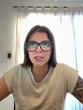 Snapshot of lililovexx chatting on March 19, 2026, 9:41 pm lililovexx online show from March 19, 2026, 9:41 pm