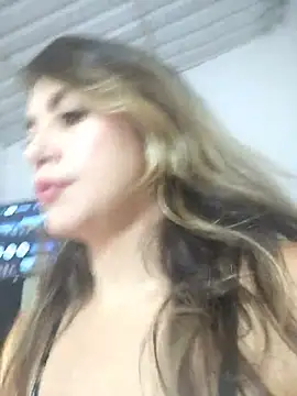 Snapshot of Charlott_smi chatting on June 25, 2026, 4:55 pm Charlott smi online show from June 25, 2026, 4:55 pm