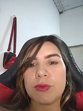 Snapshot of Charlott_smi chatting on July 3, 2026, 4:57 pm Charlott smi online show from July 3, 2026, 4:57 pm