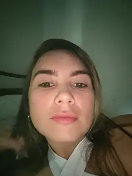 Snapshot of Charlott_smi chatting on July 10, 2026, 5:04 pm Charlott smi online show from July 10, 2026, 5:04 pm