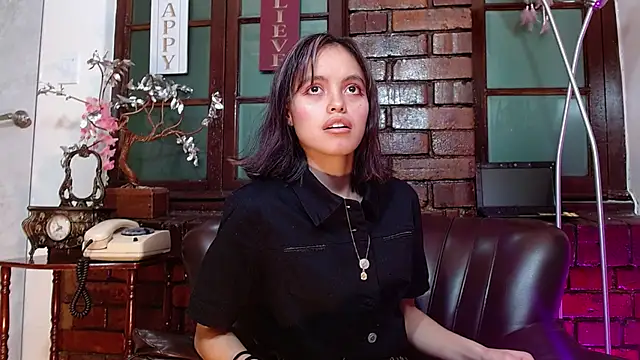 Snapshot of Sue_Sparkle chatting on December 14, 2025, 7:18 pm Sue Sparkle online show from December 14, 2025, 7:18 pm