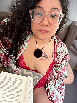 VanesssaMilf  online show from May 19, 2026, 3:07 pm