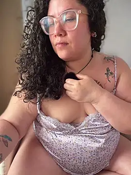 VanesssaMilf  online show from May 28, 2026, 12:13 pm