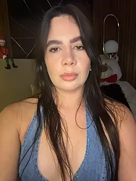 Snapshot of ValentinaEliot chatting on December 14, 2025, 1:33 am ValentinaEliot online show from December 14, 2025, 1:33 am