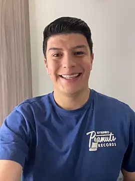 Goldenknight33 online show from February 7, 2026, 12:42 pm