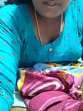 Snapshot of divyatamil143 chatting on December 14, 2025, 4:07 am divyatamil143 online show from December 14, 2025, 4:07 am