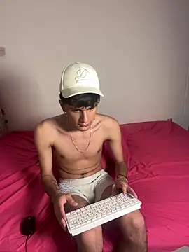 Snapshot of Andycillo chatting on February 20, 2026, 6:26 am Andycillo online show from February 20, 2026, 6:26 am