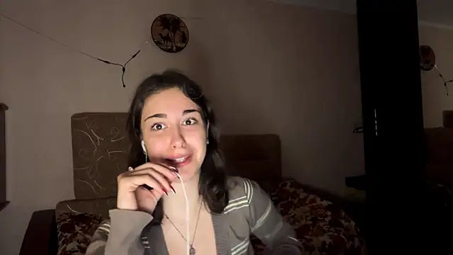 Snapshot of AnitraWackerbarth chatting on December 21, 2025, 10:17 pm AnitraWackerbarth online show from December 21, 2025, 10:17 pm